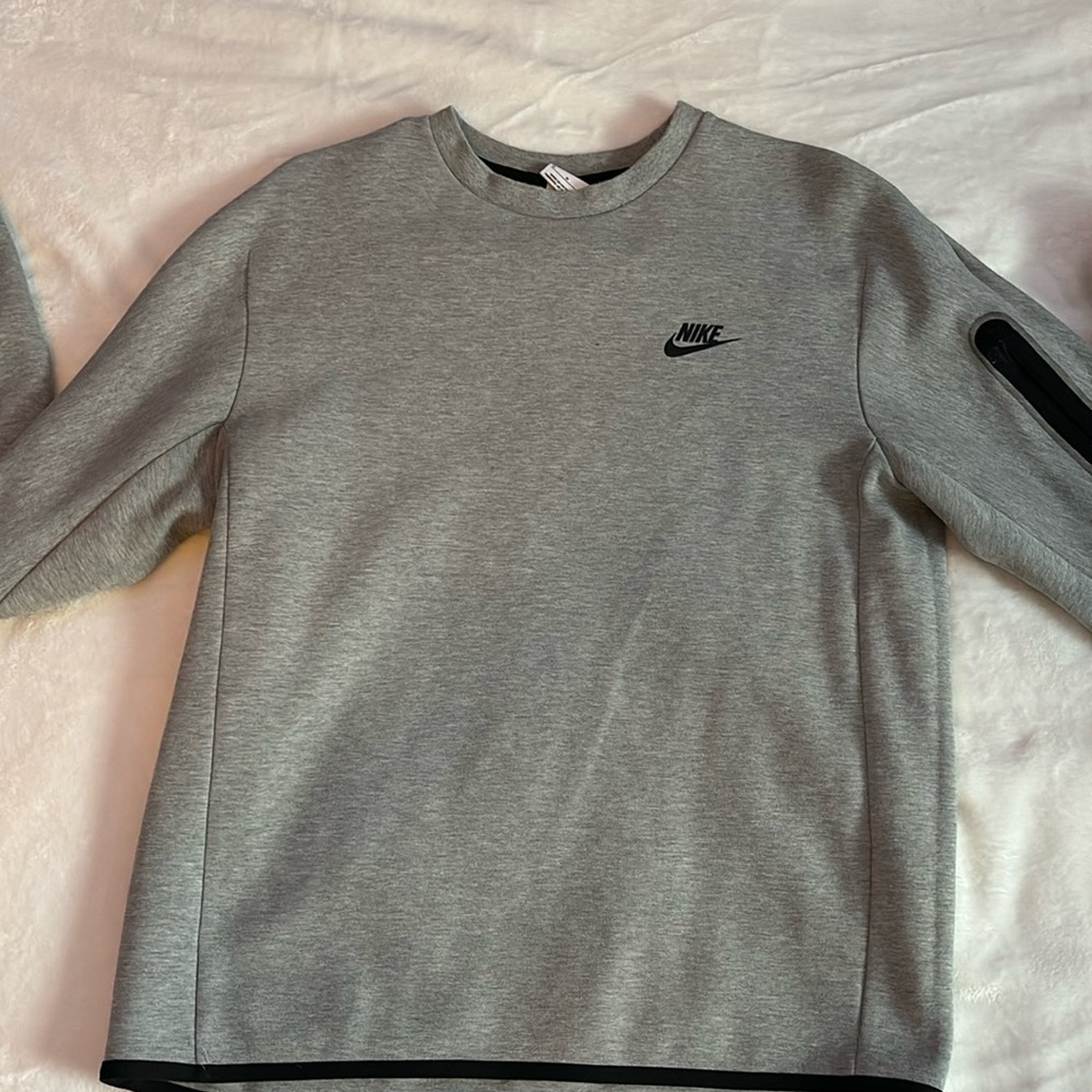 Grey nike sweater